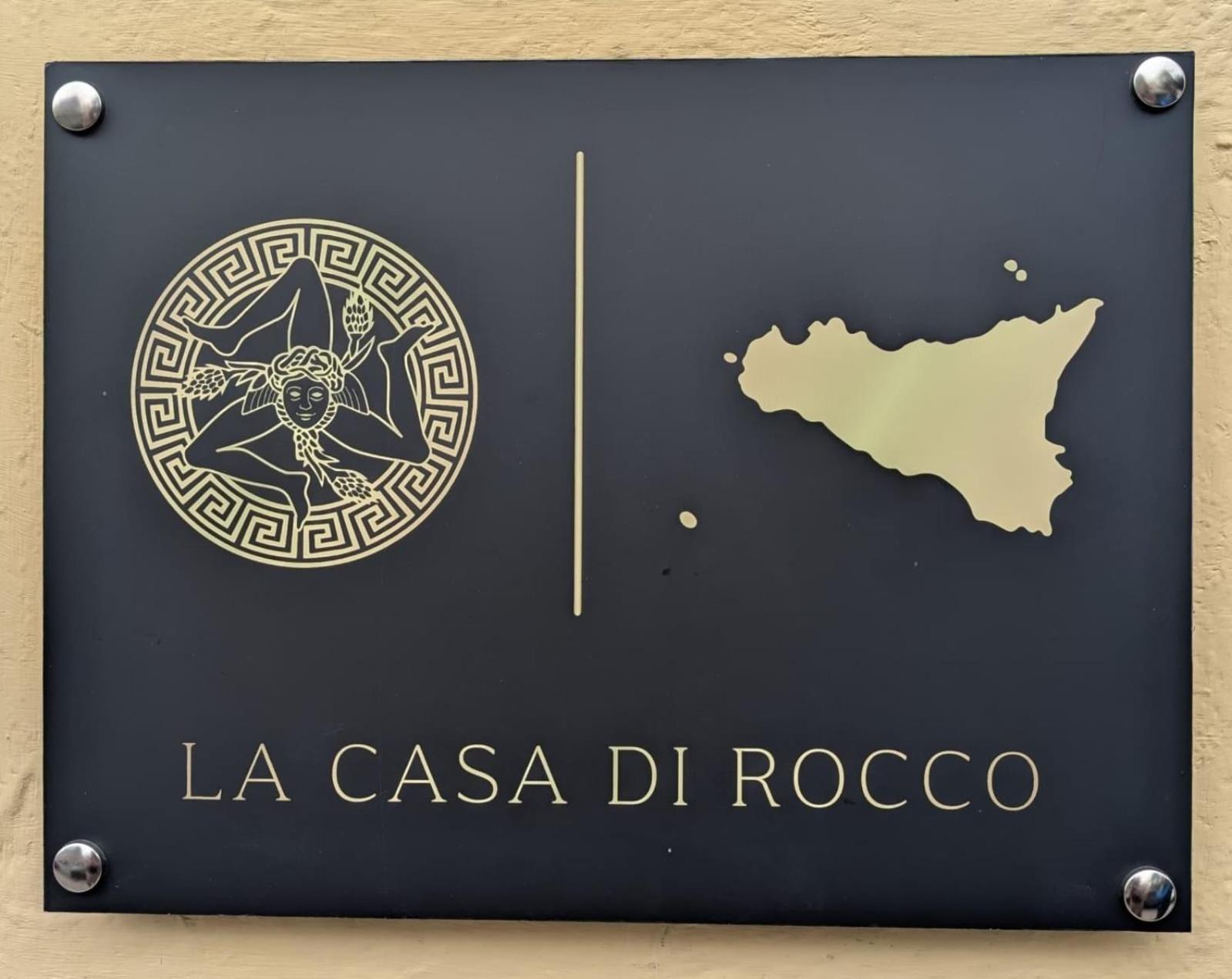 La Casa Di Rocco Apartment Catania Bagian luar foto