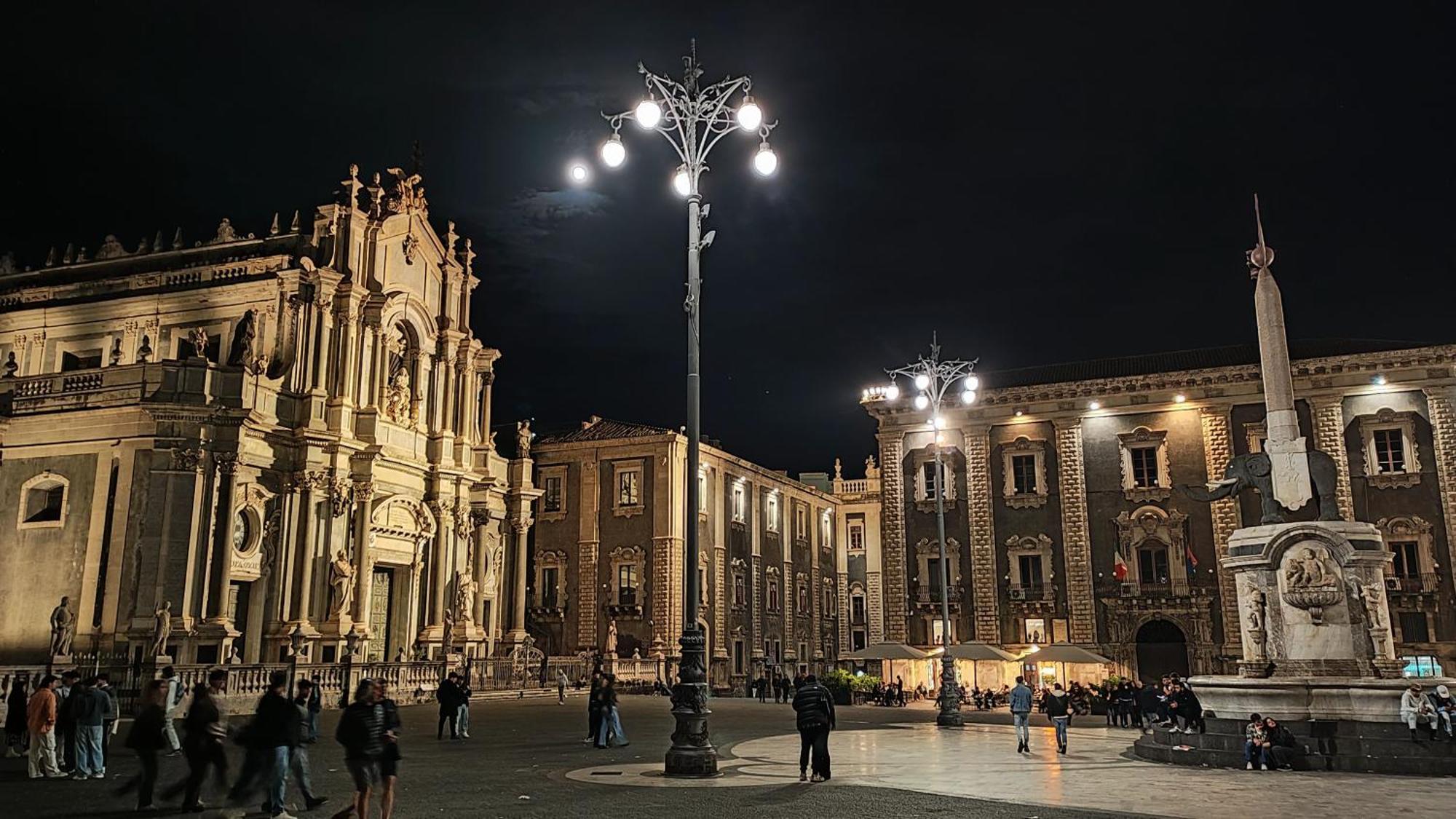 La Casa Di Rocco Apartment Catania Bagian luar foto